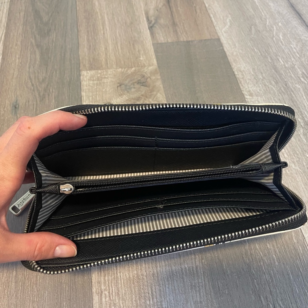 Loungefly Mickey Mouse wallet - Picture 5 of 7
